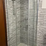 Ania شقة البندقية